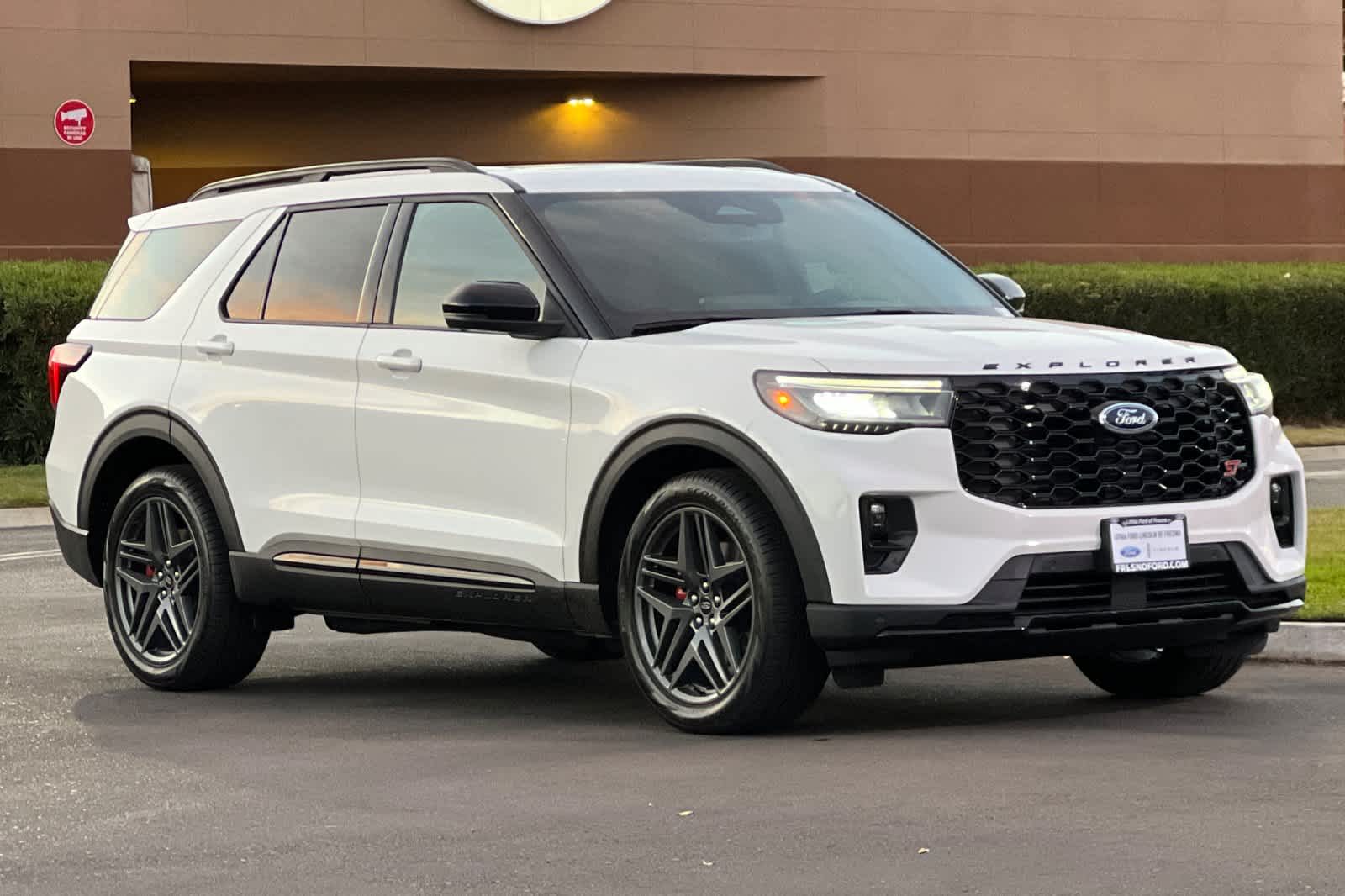 2025 Ford Explorer ST 10