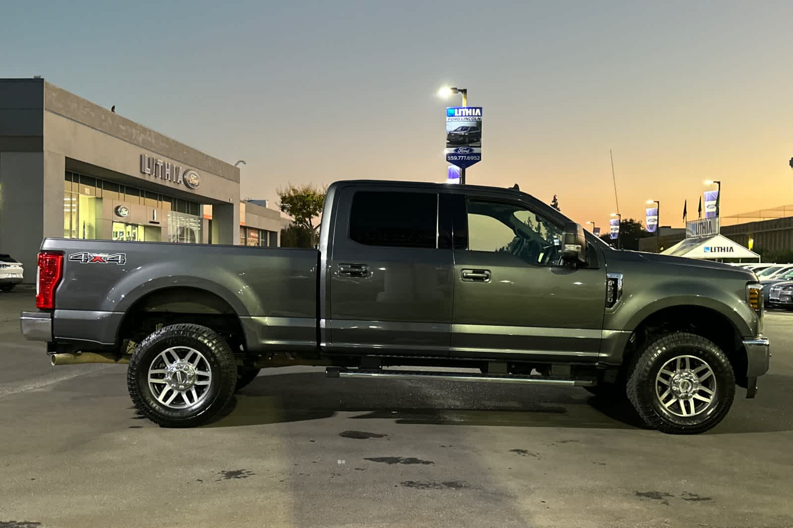 2019 Ford Super Duty F-250 SRW LARIAT 4WD Crew Cab 6.75 Box 8