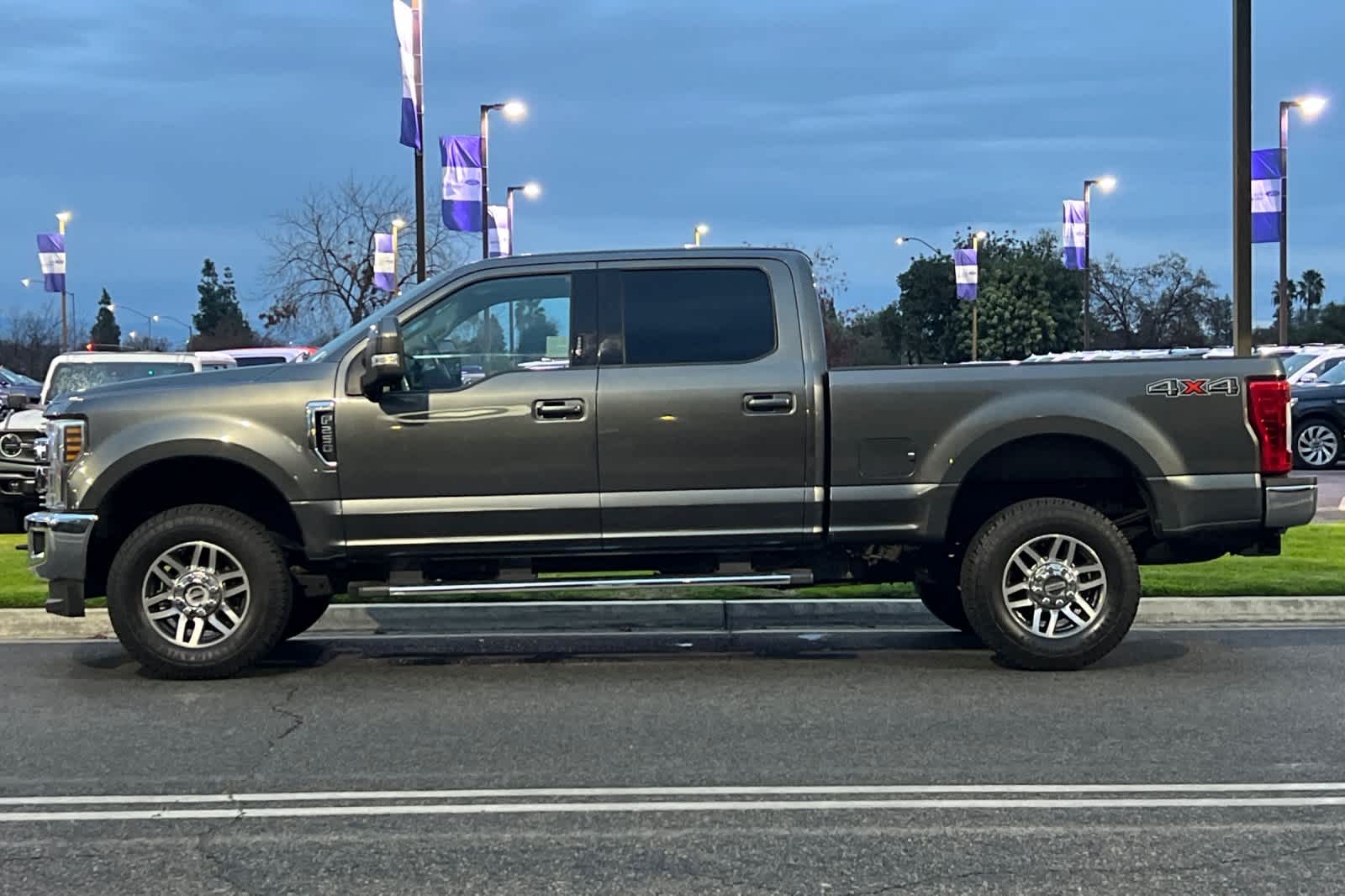 2019 Ford Super Duty F-250 SRW LARIAT 4WD Crew Cab 6.75 Box 5