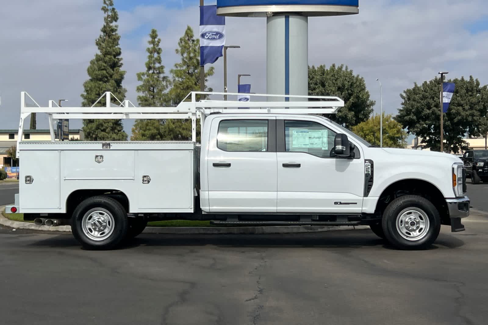 2024 Ford Super Duty F-250 SRW XL 4WD Crew Cab 8 Box 8