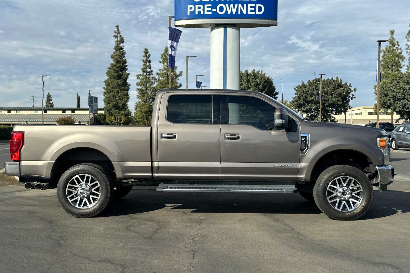 2020 Ford Super Duty F-250 SRW LARIAT 4WD Crew Cab 6.75 Box 8