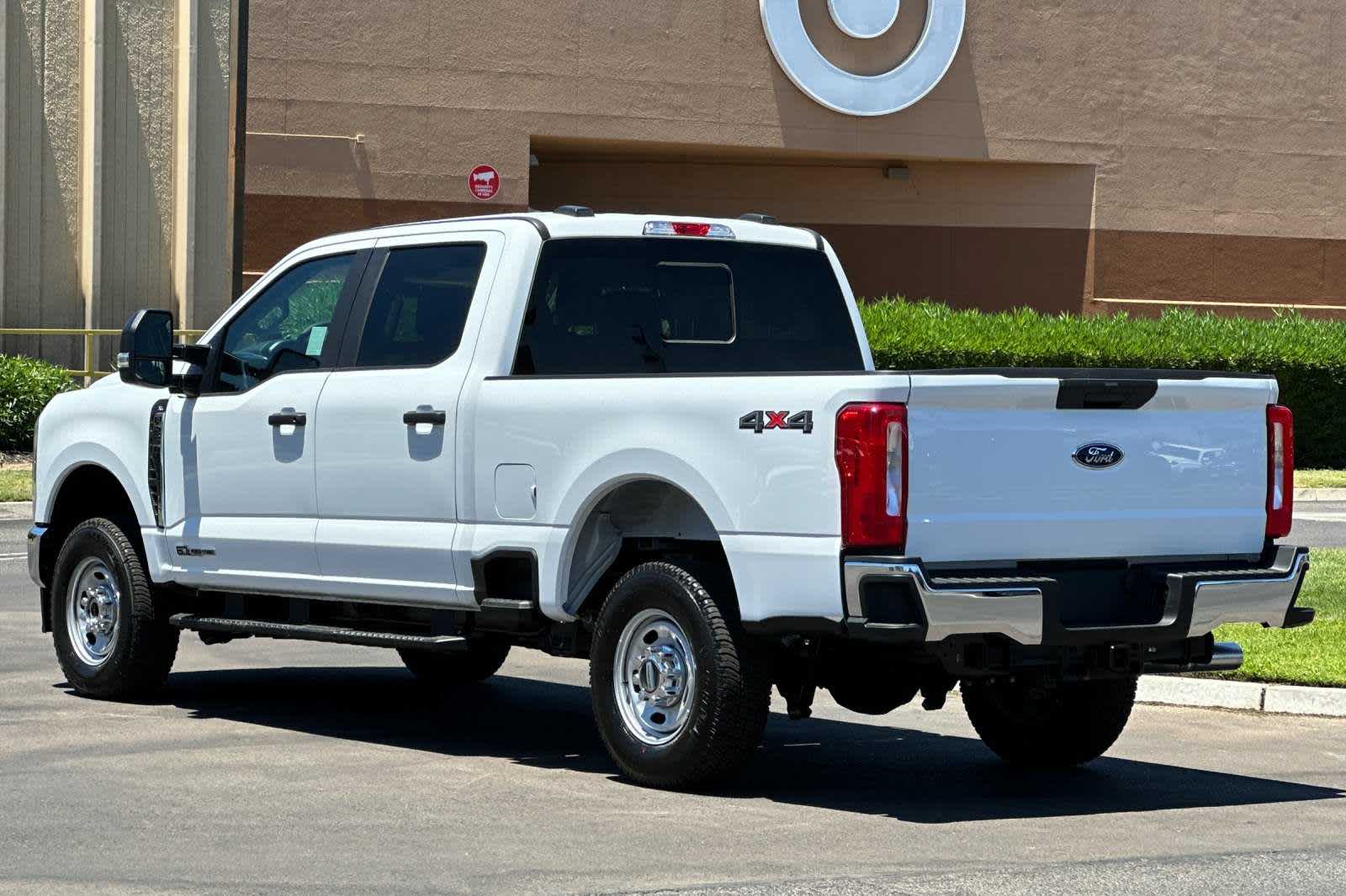 2024 Ford Super Duty F-250 SRW XL 4WD Crew Cab 6.75 Box 7