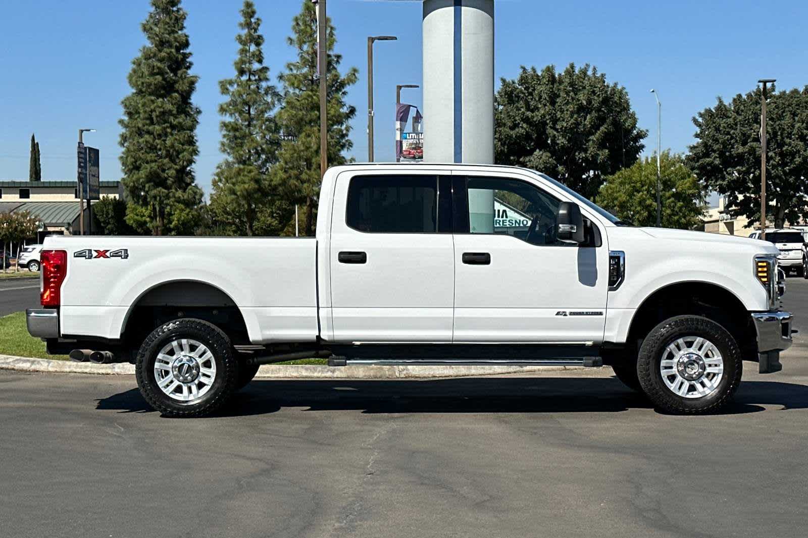 2019 Ford Super Duty F-250 SRW XLT 4WD Crew Cab 6.75 Box 8