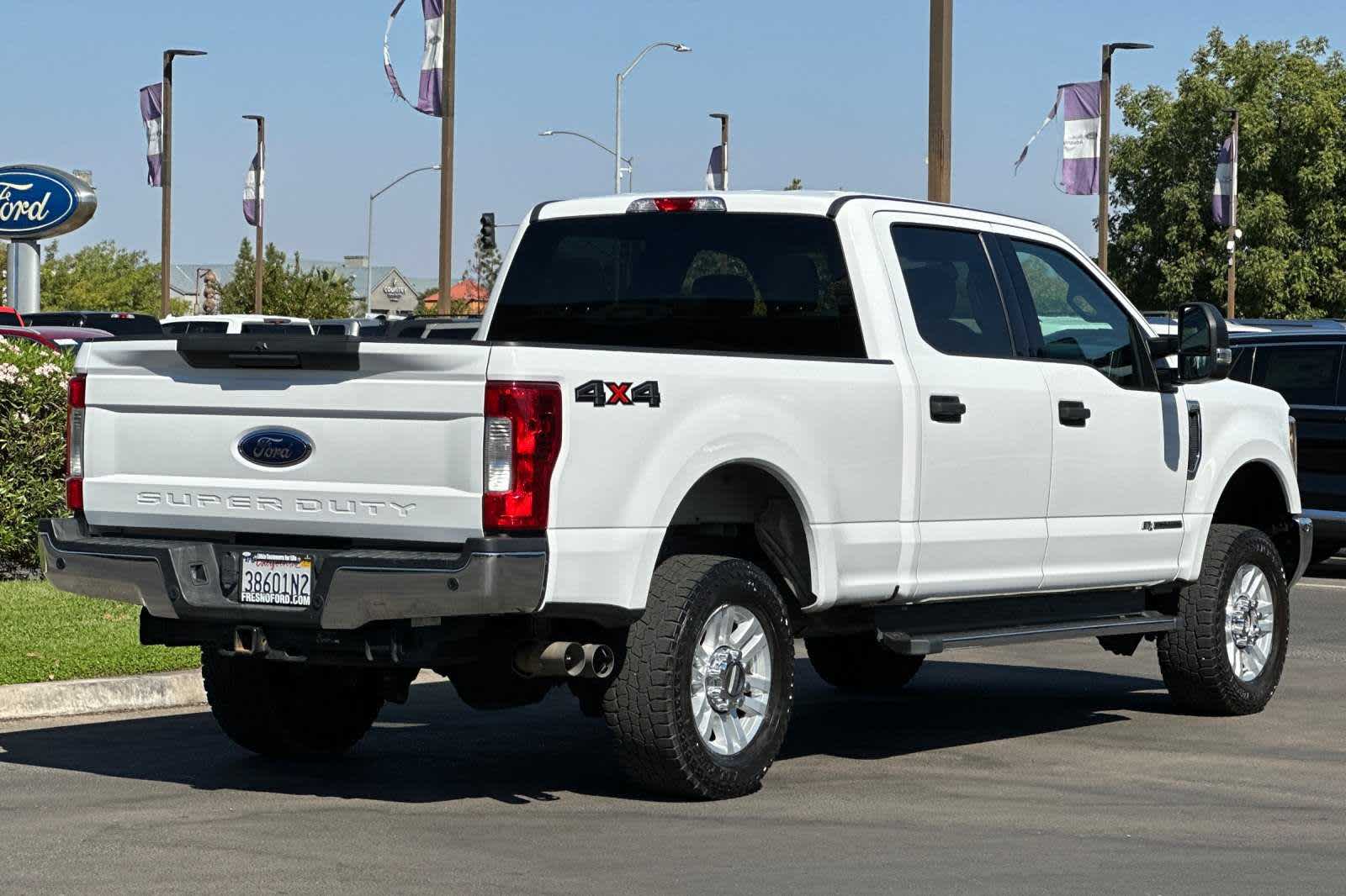 2019 Ford Super Duty F-250 SRW XLT 4WD Crew Cab 6.75 Box 2