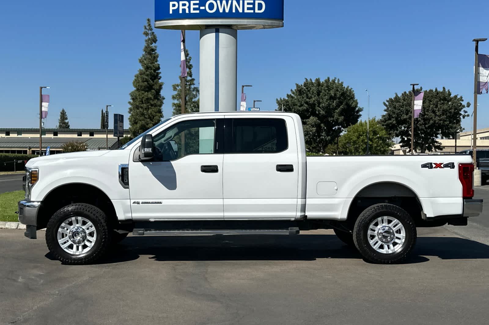 2019 Ford Super Duty F-250 SRW XLT 4WD Crew Cab 6.75 Box 5