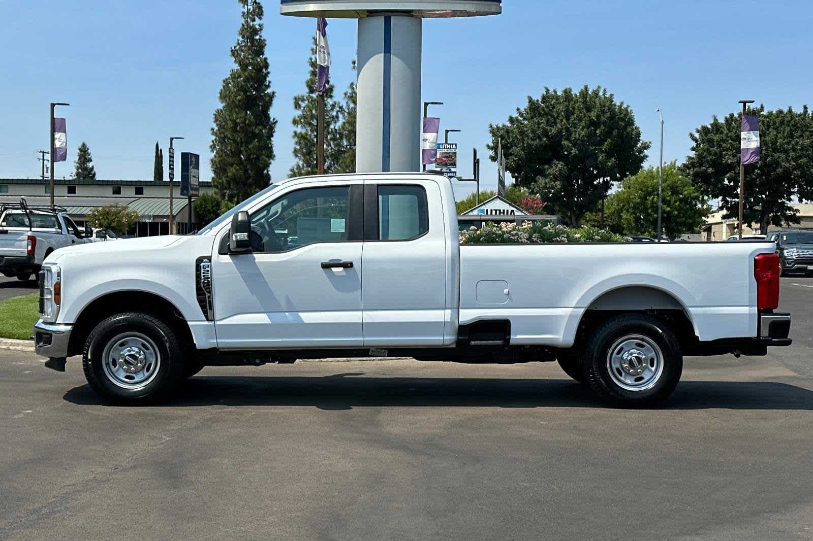 2024 Ford Super Duty F-250 SRW XL 2WD SuperCab 8 Box 5