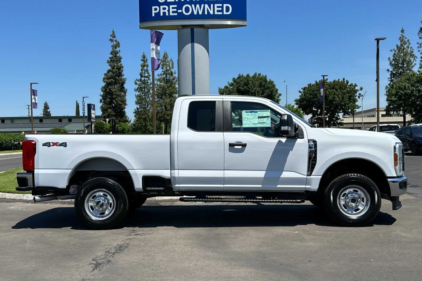 2024 Ford Super Duty F-250 SRW XL 4WD SuperCab 6.75 Box 8