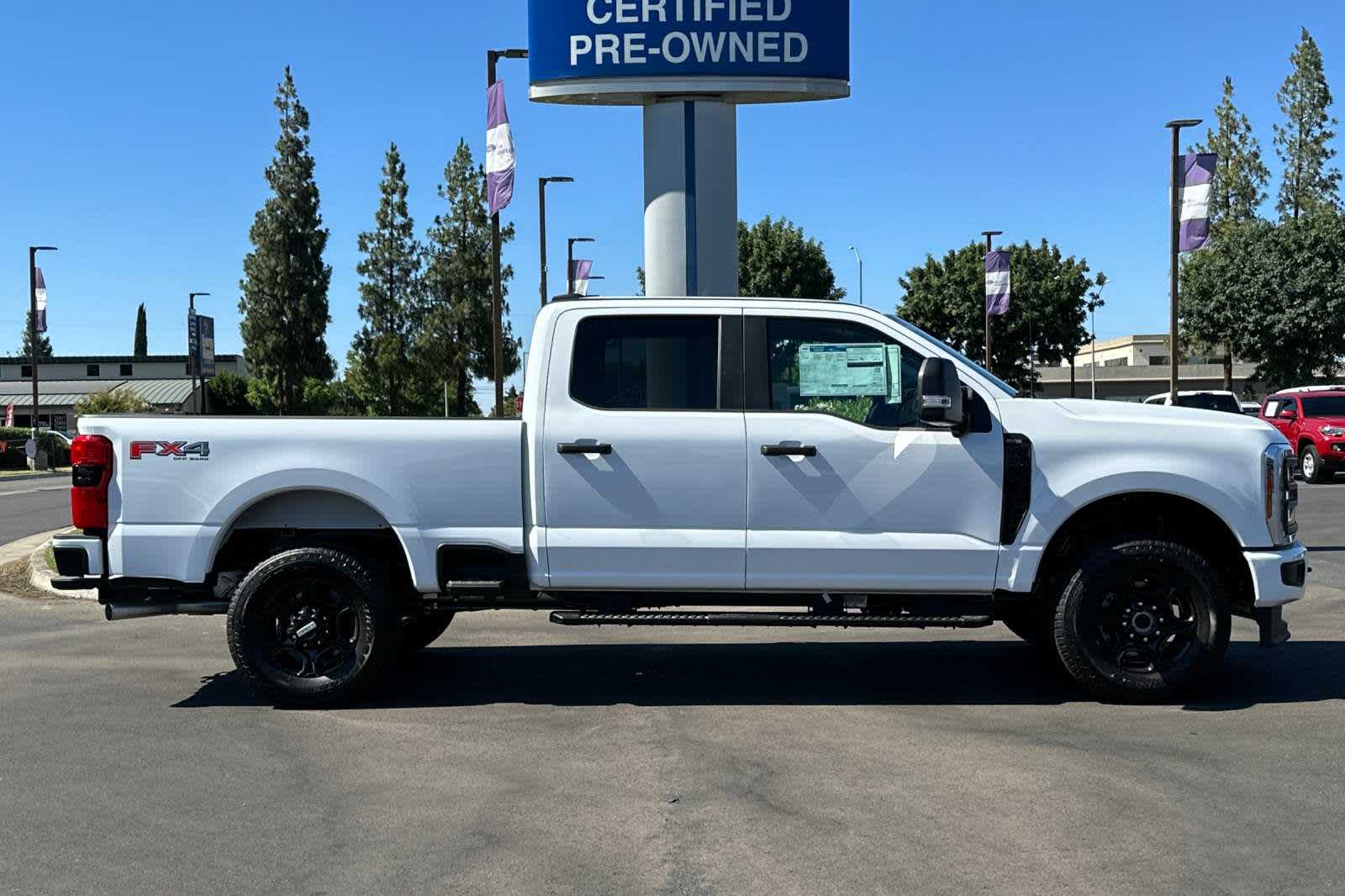 2024 Ford Super Duty F-250 SRW XL 4WD Crew Cab 6.75 Box 8