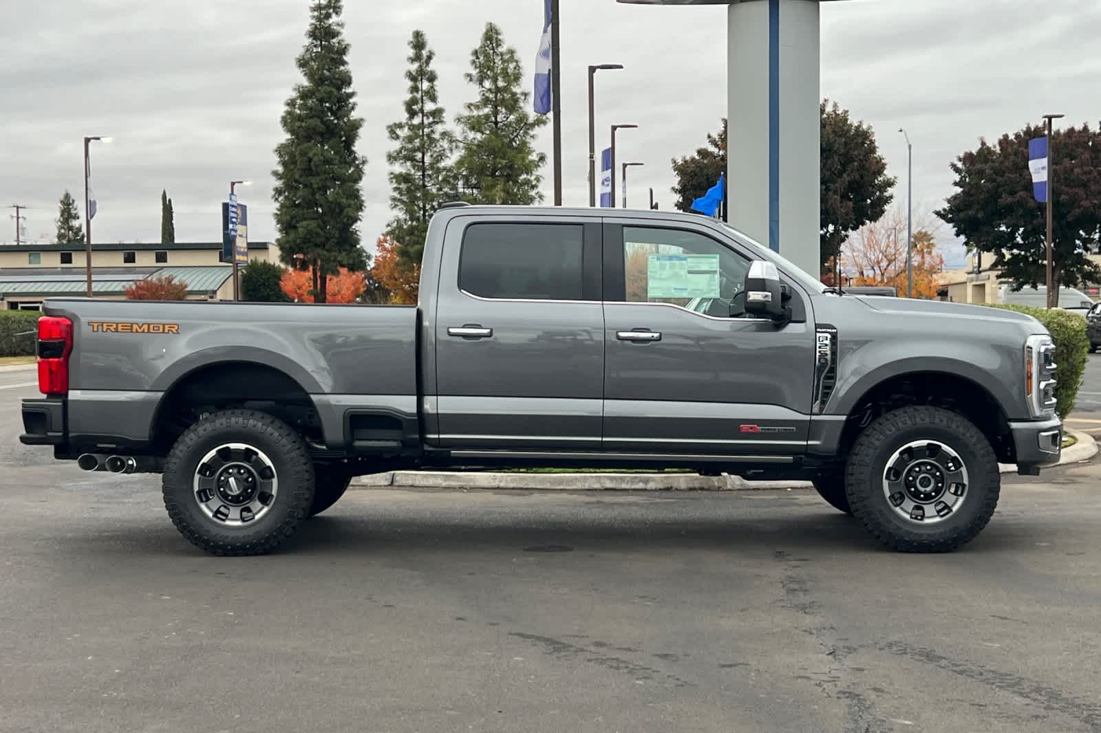 2024 Ford Super Duty F-250 SRW Platinum 4WD Crew Cab 6.75 Box 8