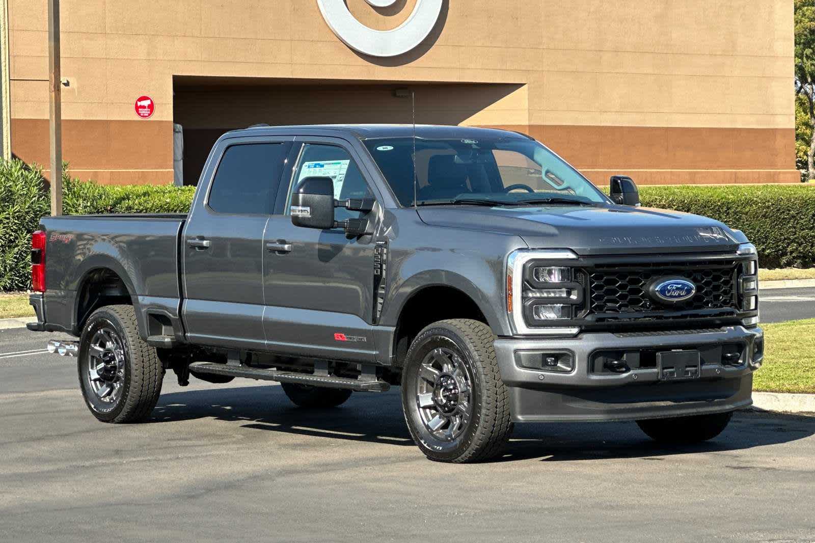 2024 Ford Super Duty F-250 SRW LARIAT 4WD Crew Cab 6.75 Box 10