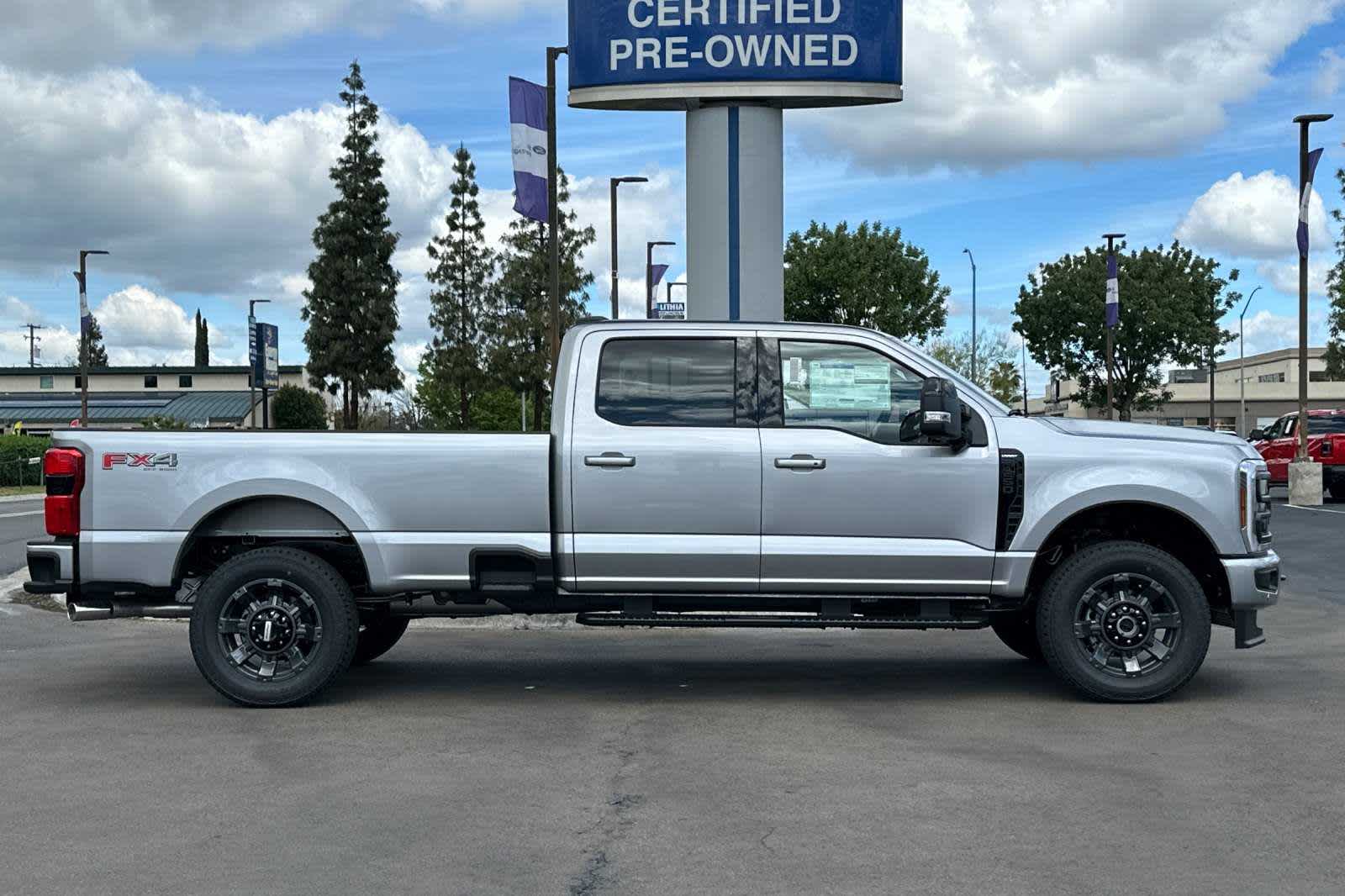 2024 Ford Super Duty F-250 SRW LARIAT 4WD Crew Cab 8 Box 8