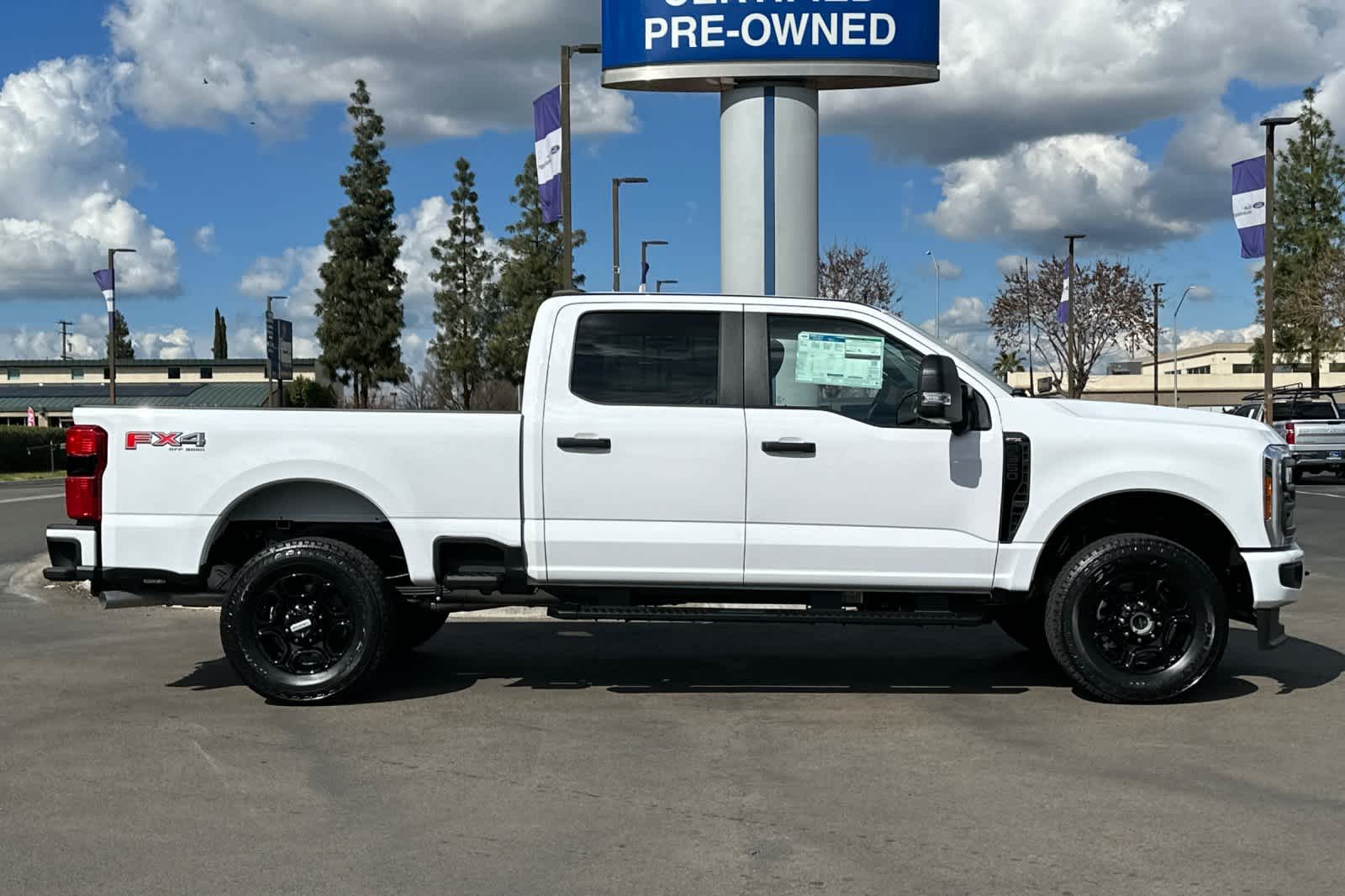 2024 Ford Super Duty F-350 SRW XL 4WD Crew Cab 6.75 Box 8