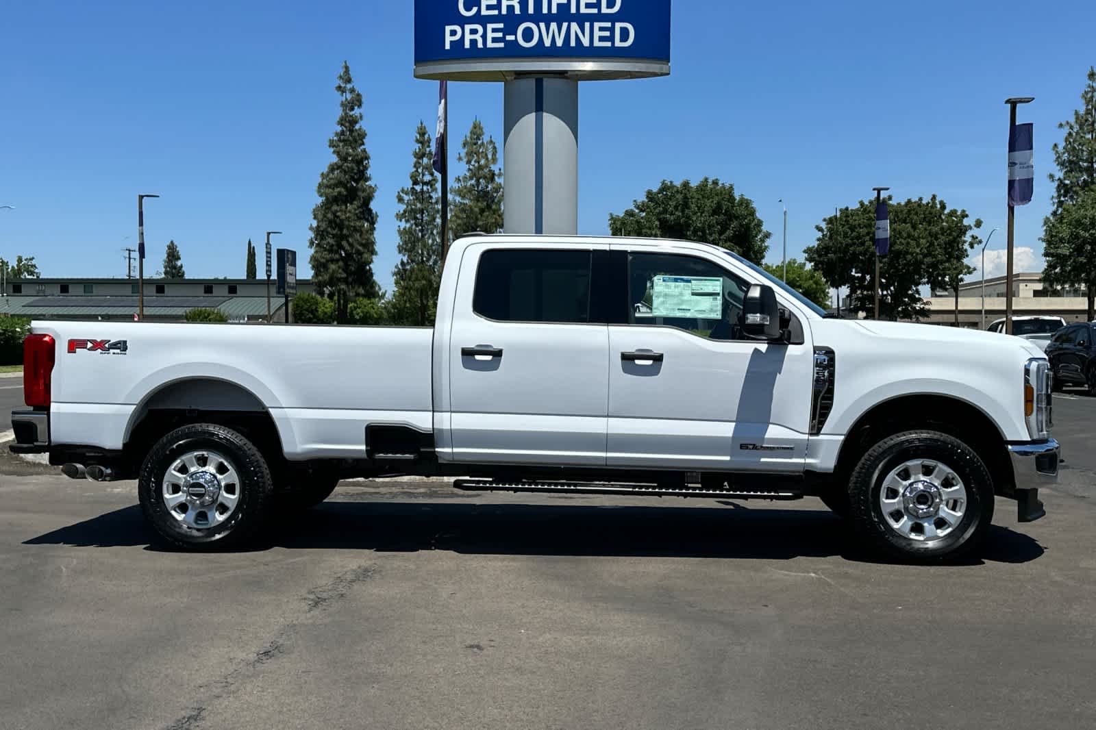 2024 Ford Super Duty F-350 SRW XLT 4WD Crew Cab 8 Box 8