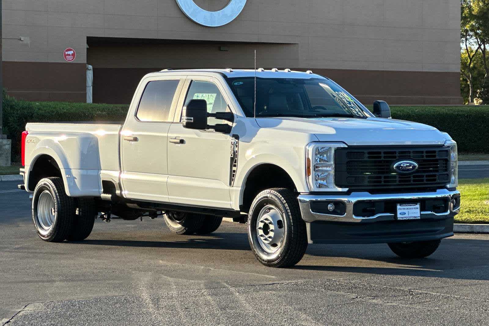 2024 Ford Super Duty F-350 DRW XL 4WD Crew Cab 8 Box 10