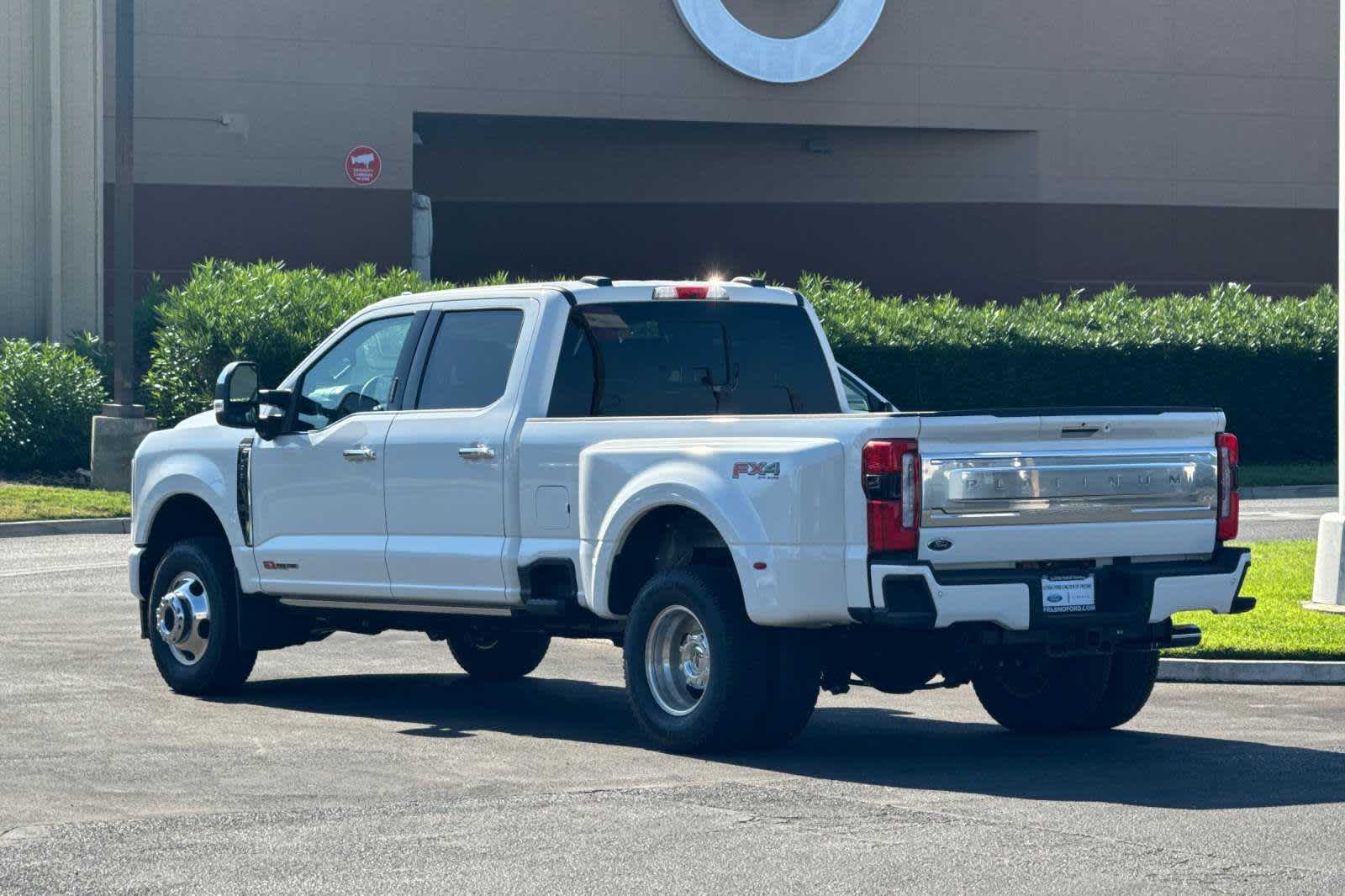 2024 Ford Super Duty F-350 DRW Platinum 4WD Crew Cab 8 Box 6