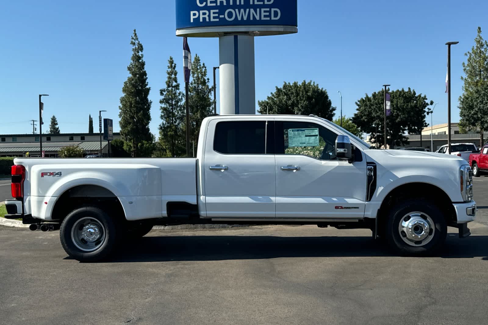 2024 Ford Super Duty F-350 DRW Platinum 4WD Crew Cab 8 Box 8