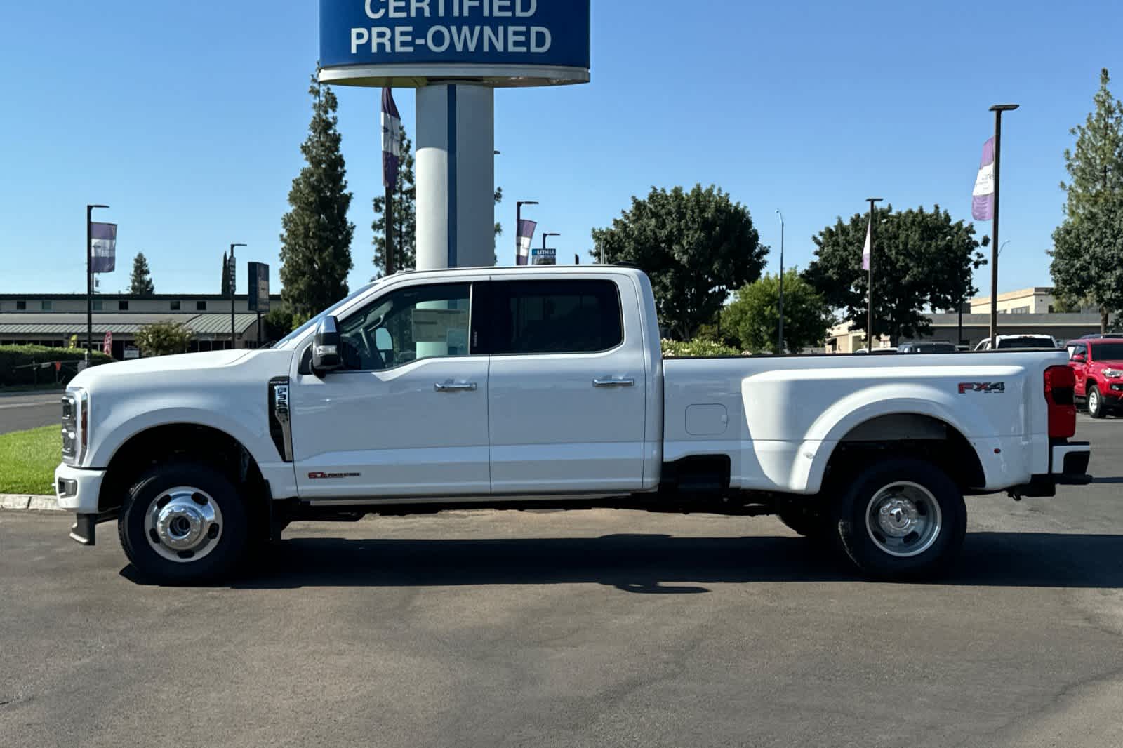 2024 Ford Super Duty F-350 DRW Platinum 4WD Crew Cab 8 Box 5