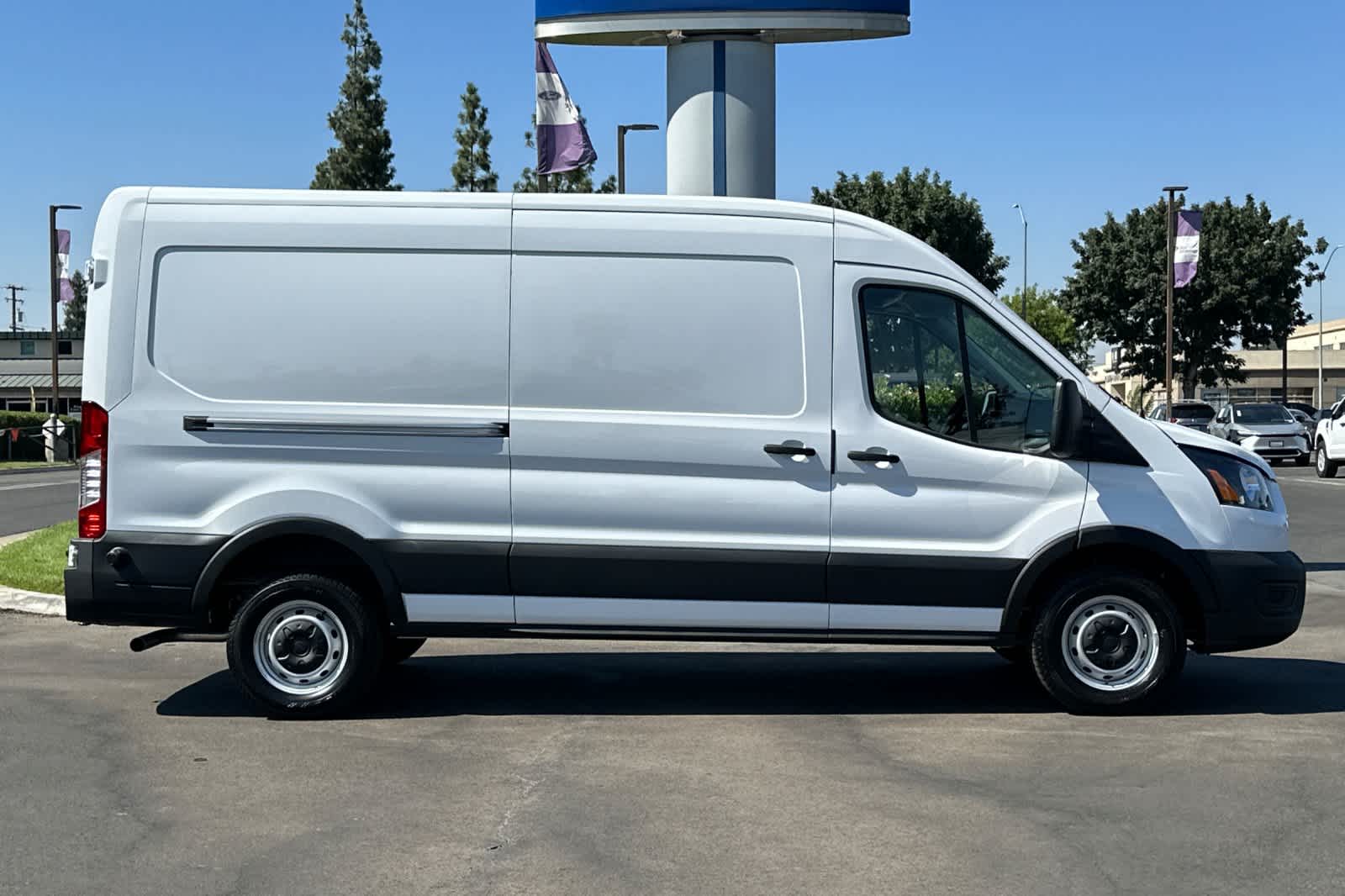 2024 Ford Transit BASE 8