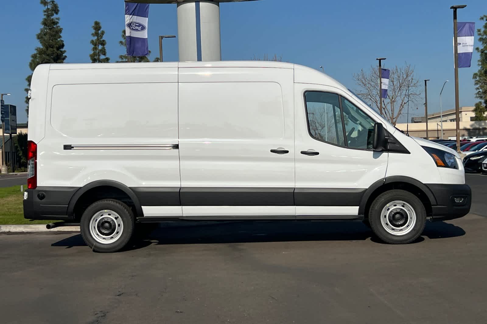 2024 Ford Transit BASE 8