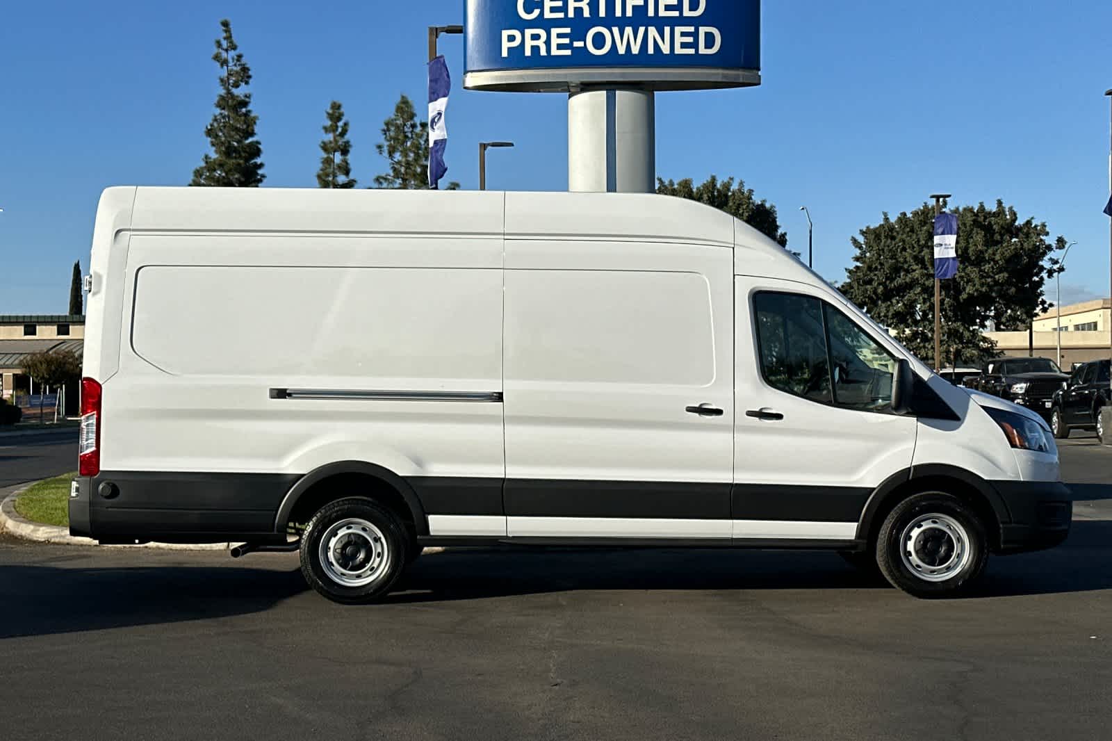 2024 Ford Transit BASE 8