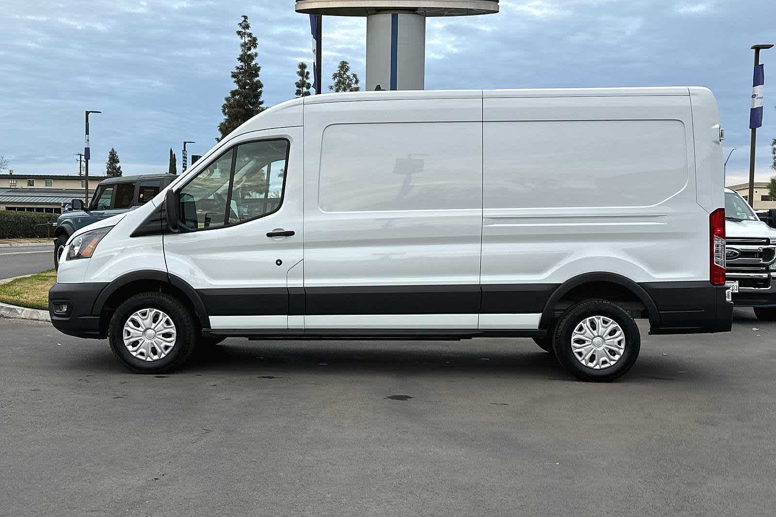 2023 Ford E-Transit BASE 5