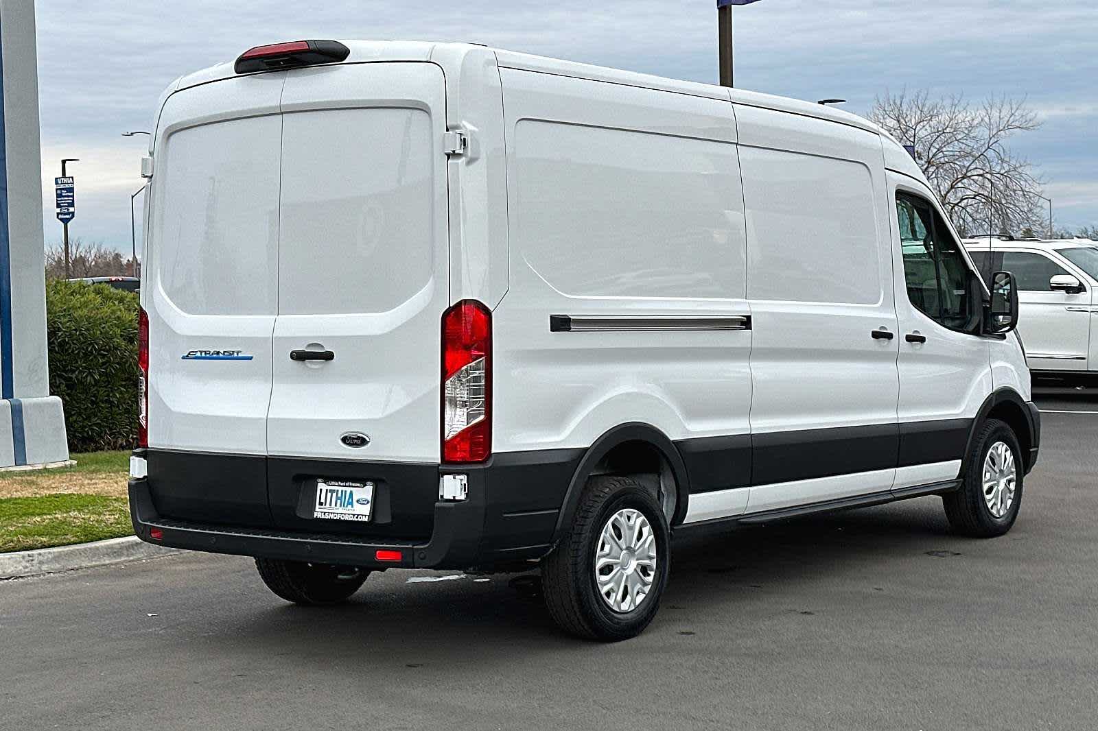 2023 Ford E-Transit BASE 2