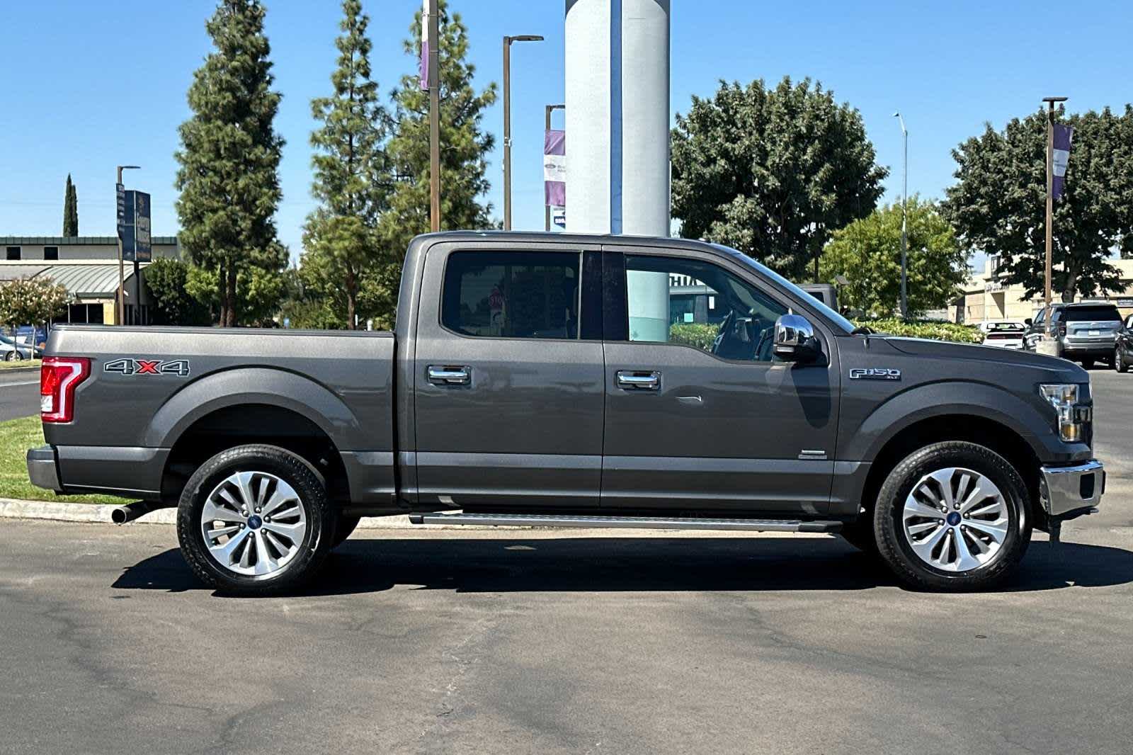 2017 Ford F-150 XLT 4WD SuperCrew 5.5 Box 8