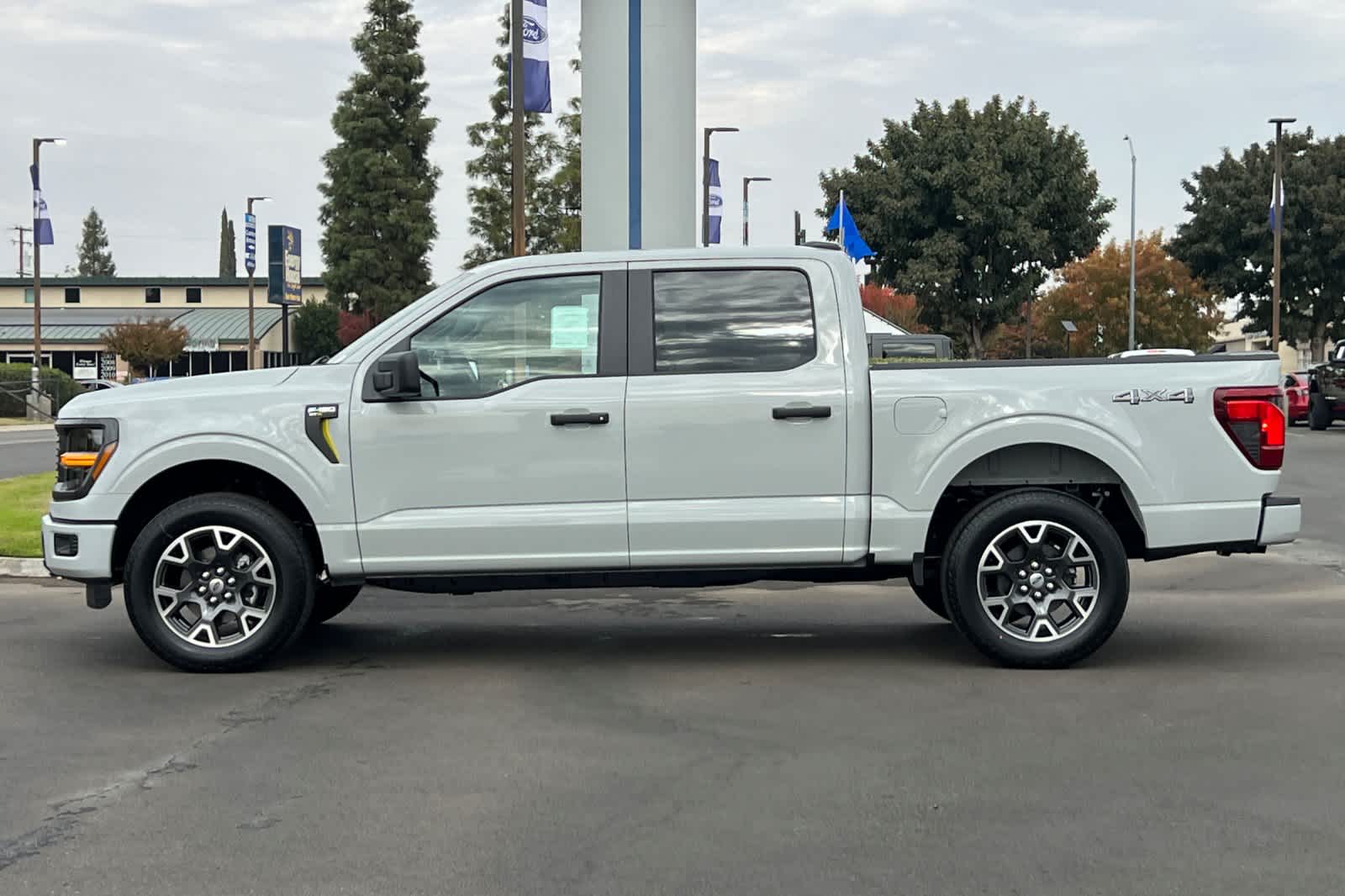 2024 Ford F-150 STX 4WD SuperCrew 5.5 Box 5