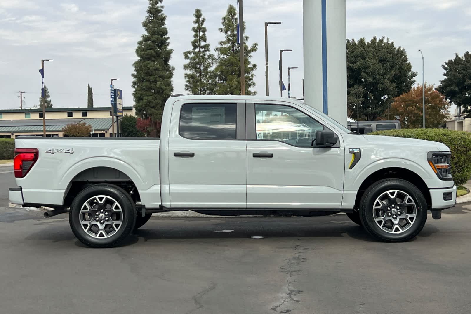 2024 Ford F-150 STX 4WD SuperCrew 5.5 Box 8