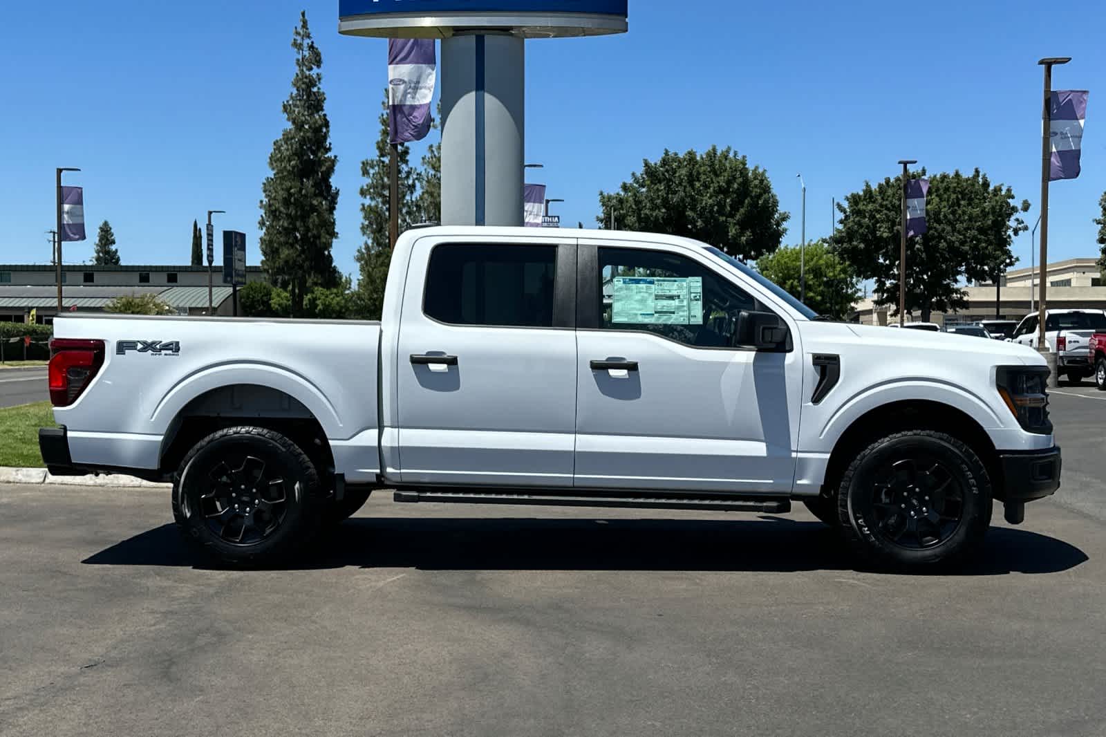 2024 Ford F-150 STX 4WD SuperCrew 5.5 Box 8