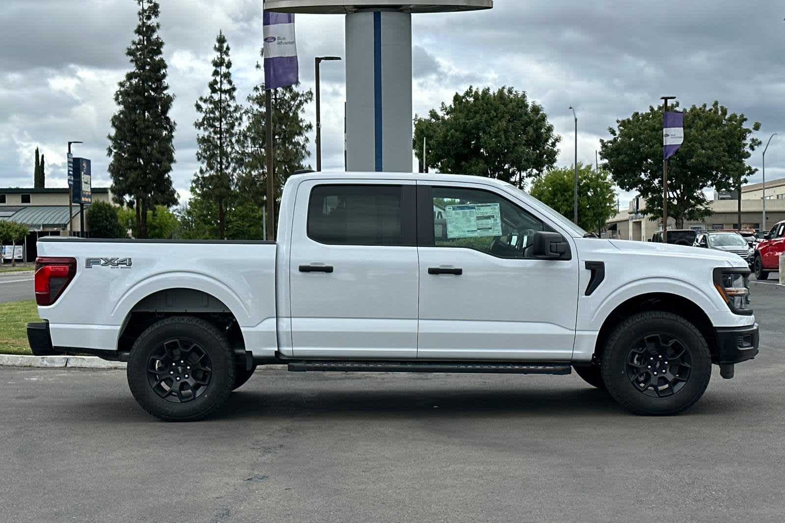 2024 Ford F-150 STX 4WD SuperCrew 5.5 Box 8