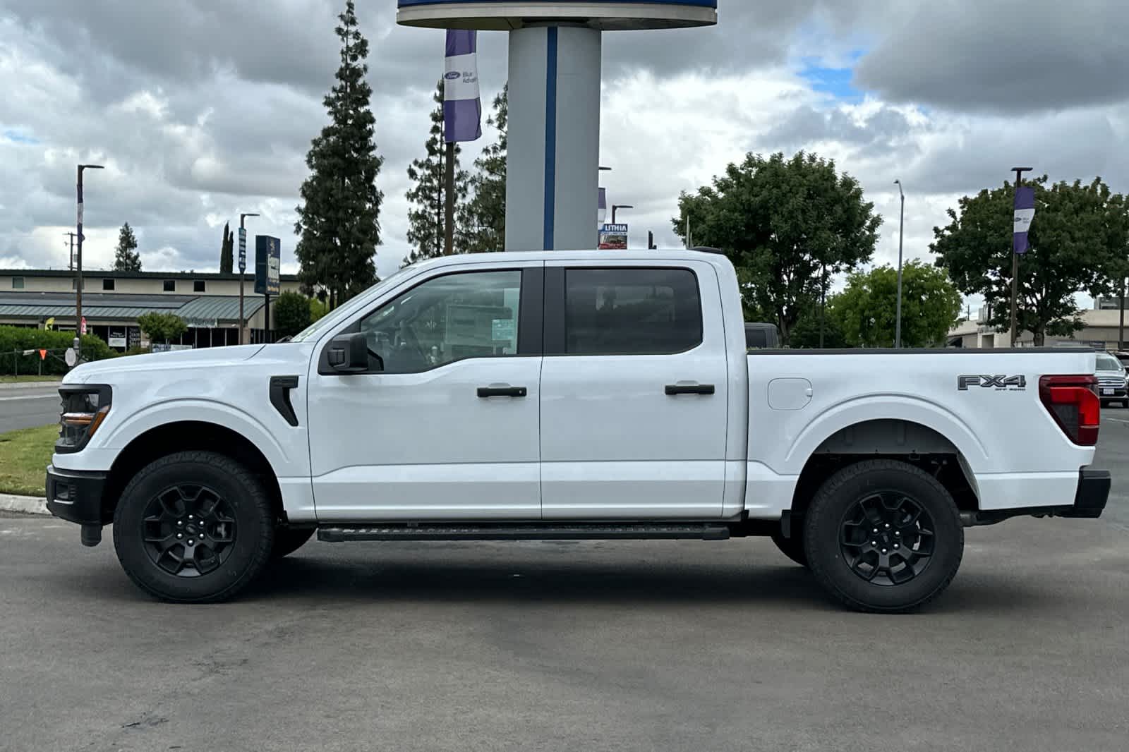 2024 Ford F-150 STX 4WD SuperCrew 5.5 Box 5