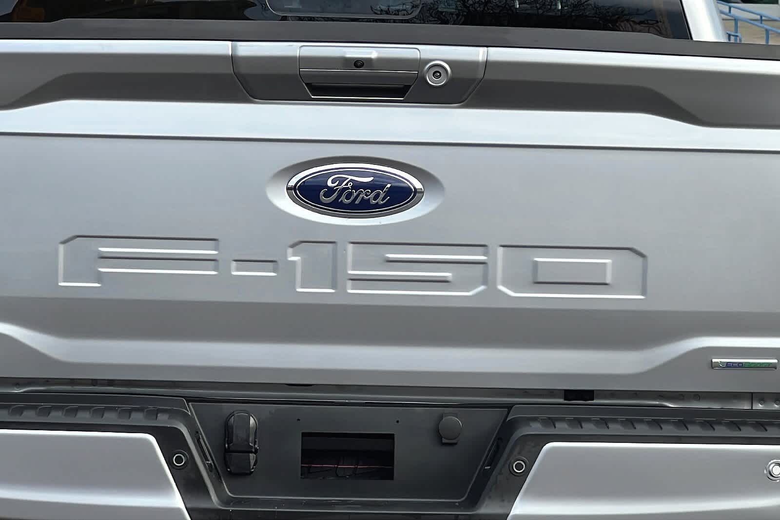 2023 Ford F-150 LARIAT 4WD SuperCrew 5.5 Box 25