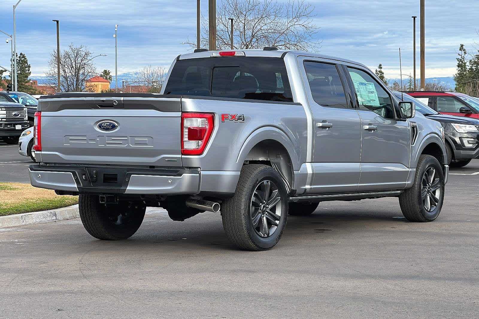 2023 Ford F-150 LARIAT 4WD SuperCrew 5.5 Box 2