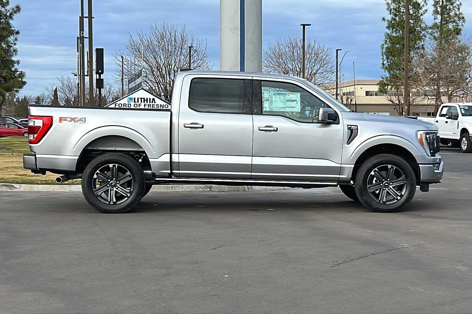 2023 Ford F-150 LARIAT 4WD SuperCrew 5.5 Box 8