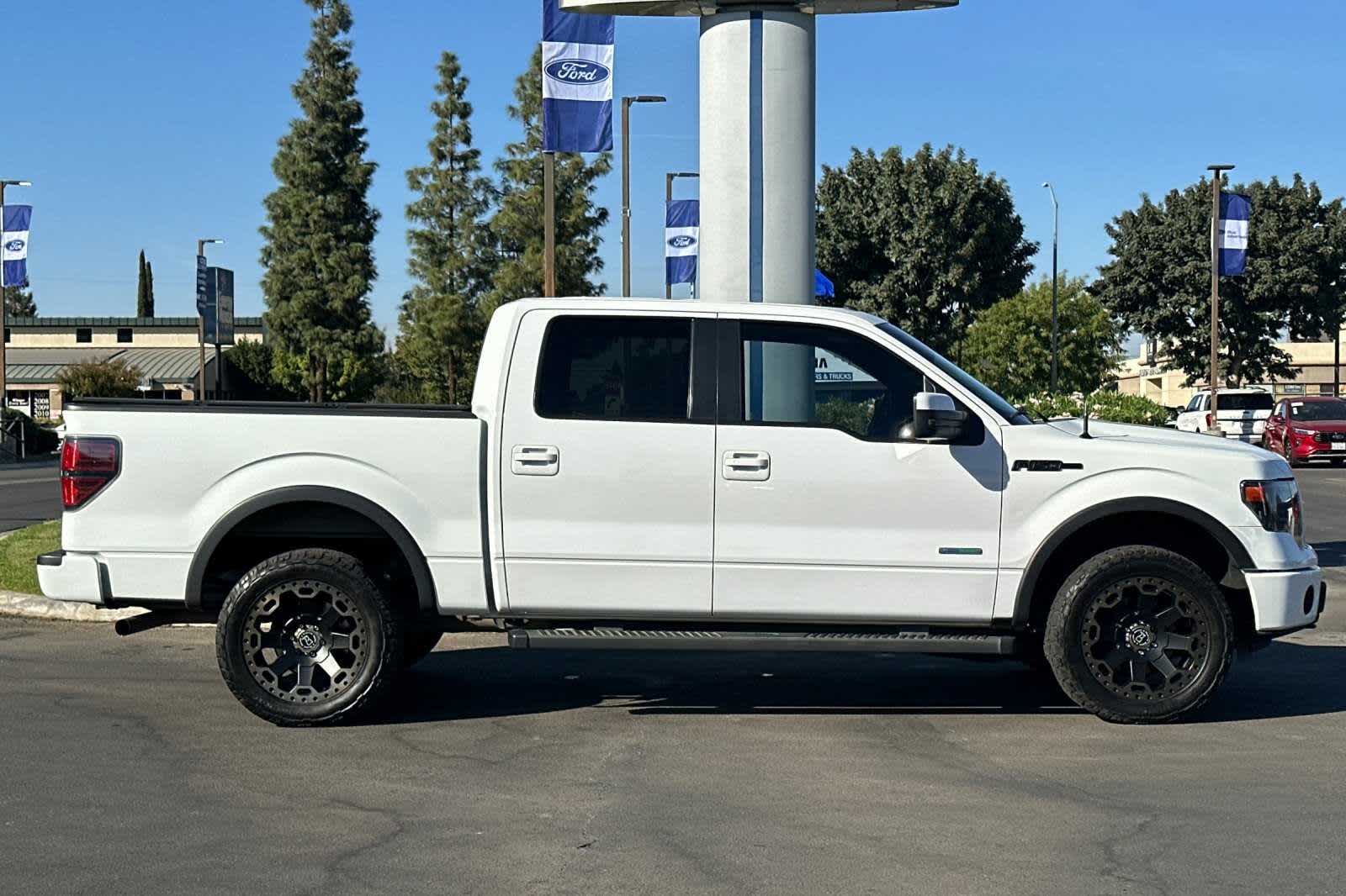 2014 Ford F-150 FX4 4WD SuperCrew 145 8