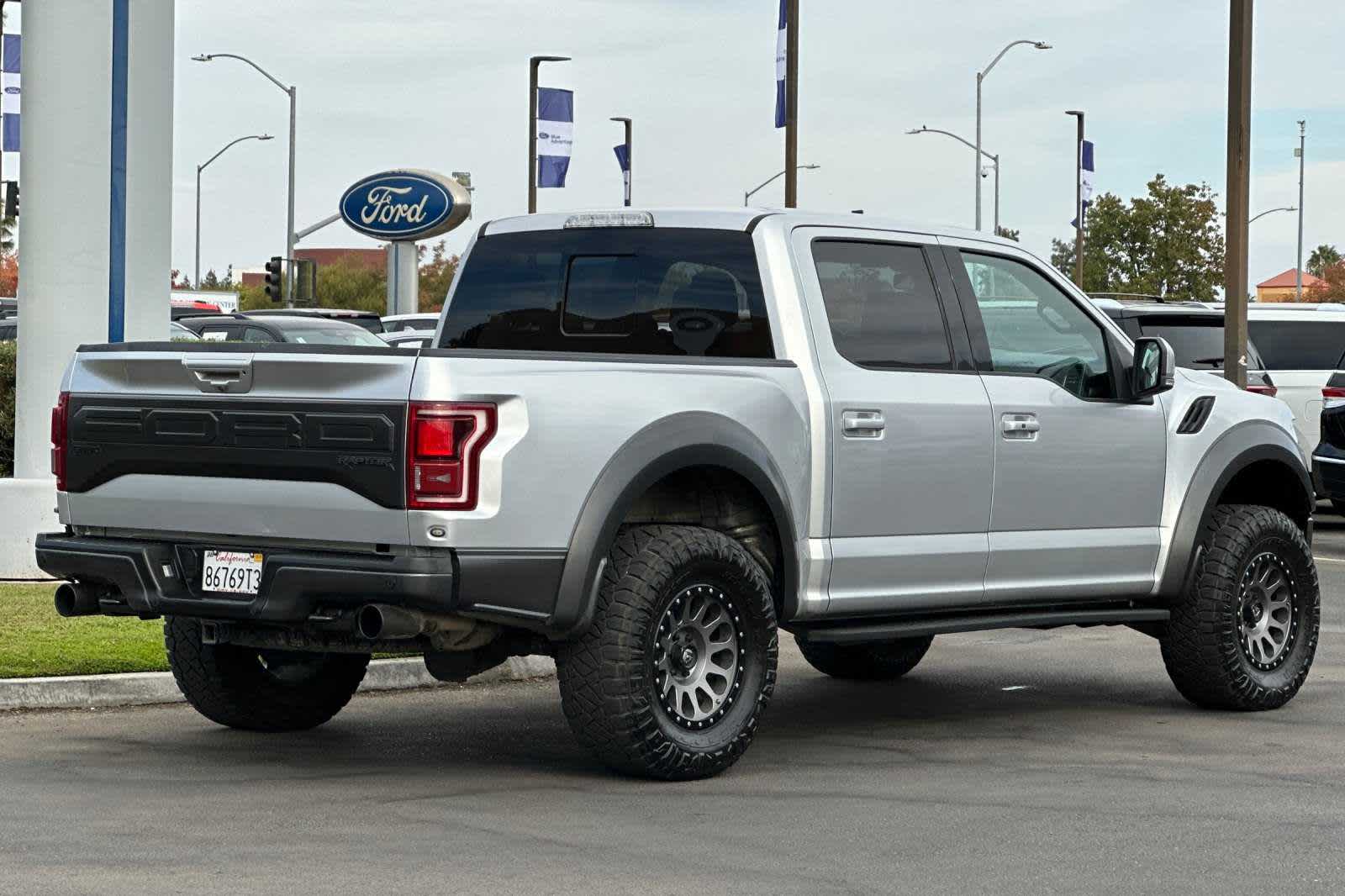 2018 Ford F-150 Raptor 4WD SuperCrew 5.5 Box 2