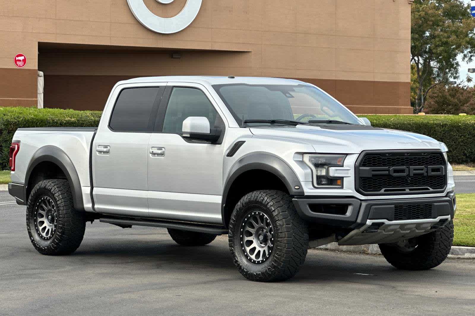 2018 Ford F-150 Raptor 4WD SuperCrew 5.5 Box 9