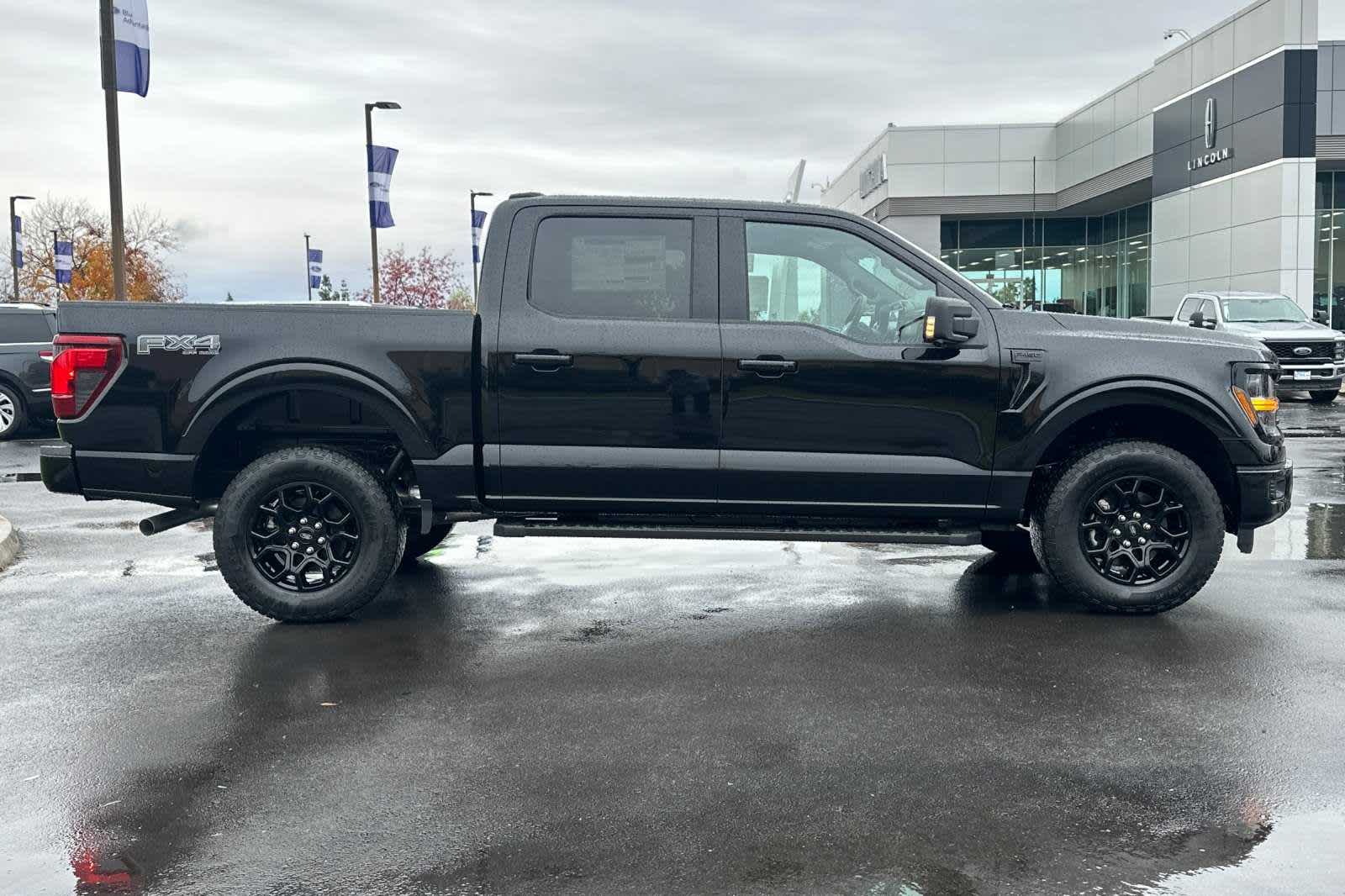 2024 Ford F-150 XLT 4WD SuperCrew 5.5 Box 8