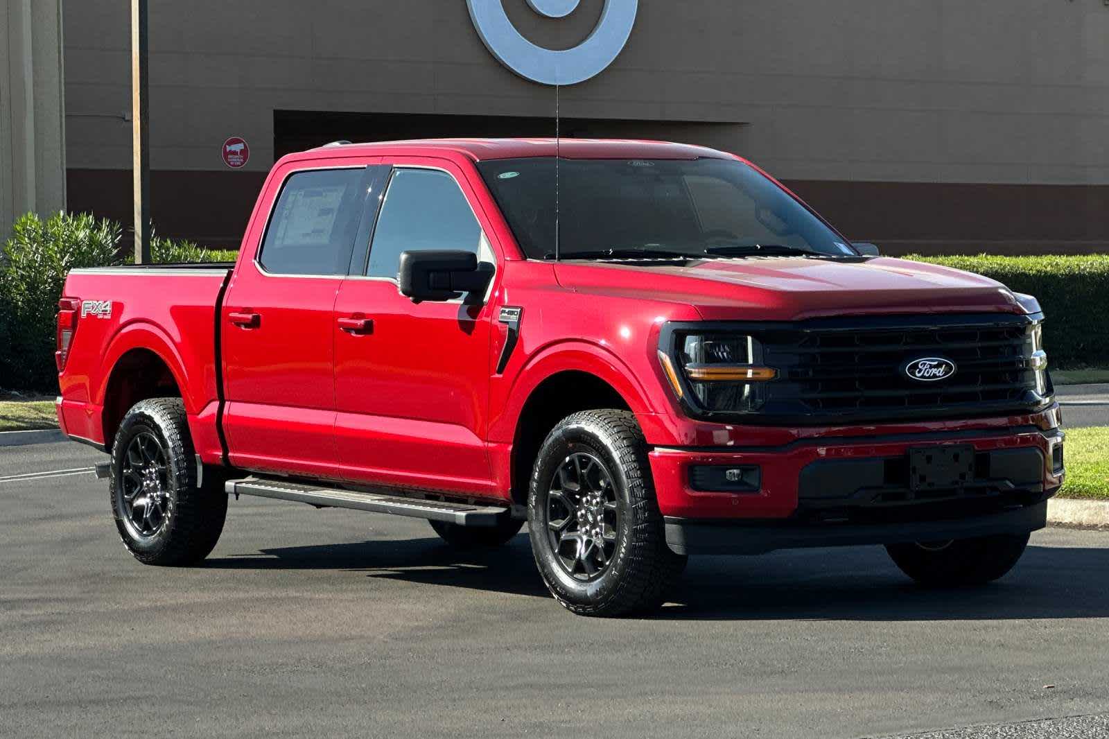 2024 Ford F-150 XLT 4WD SuperCrew 5.5 Box 10