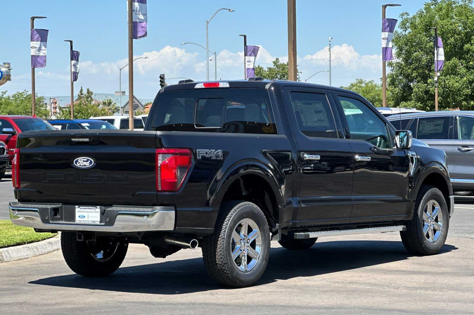 2024 Ford F-150 XLT 4WD SuperCrew 5.5 Box 2