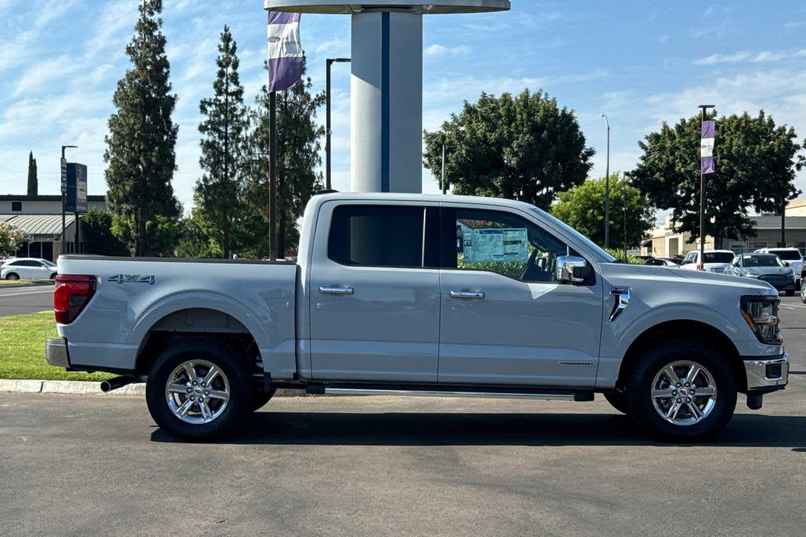 2024 Ford F-150 XLT 4WD SuperCrew 5.5 Box 8