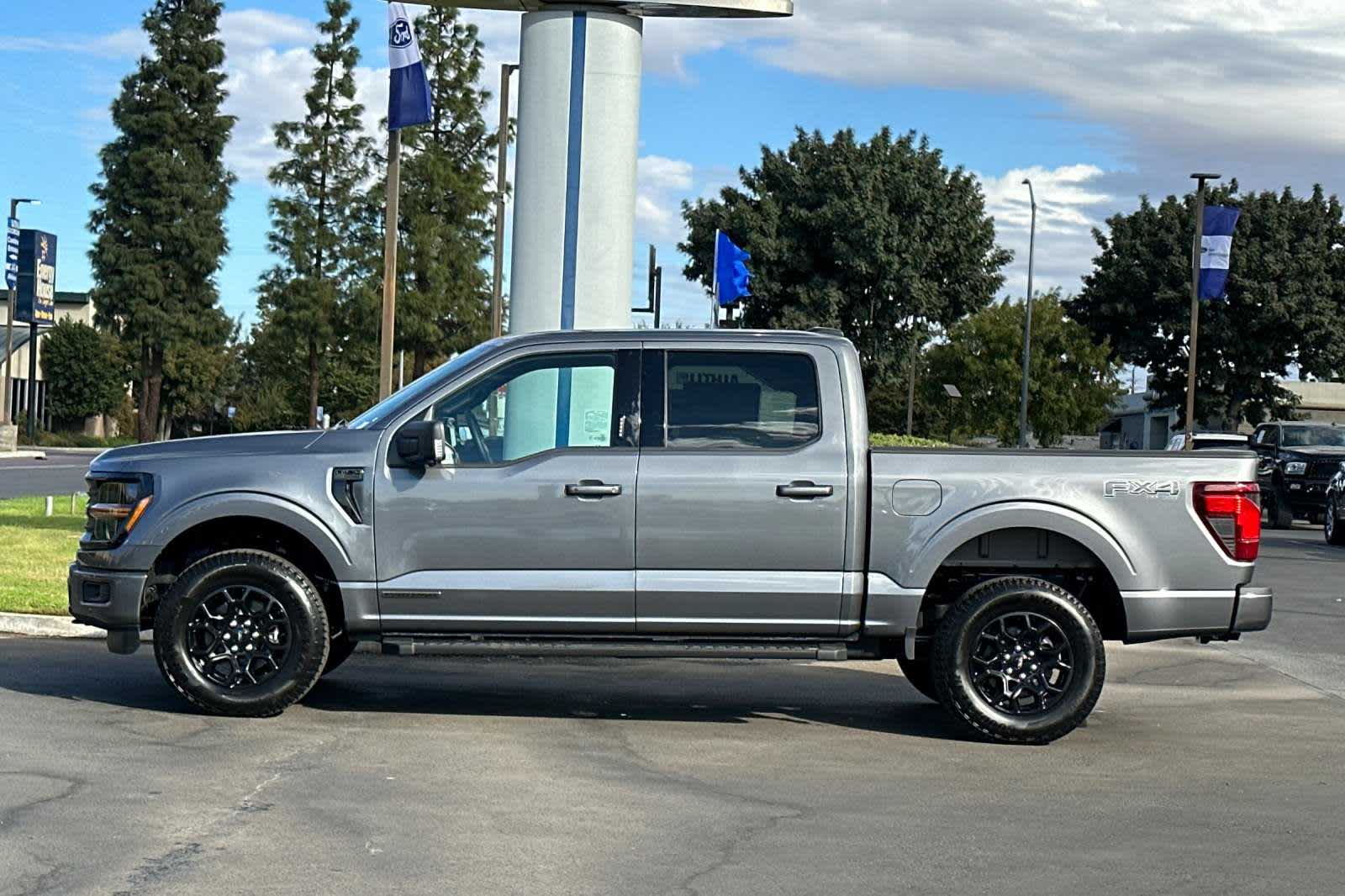 2024 Ford F-150 XLT 4WD SuperCrew 5.5 Box 5