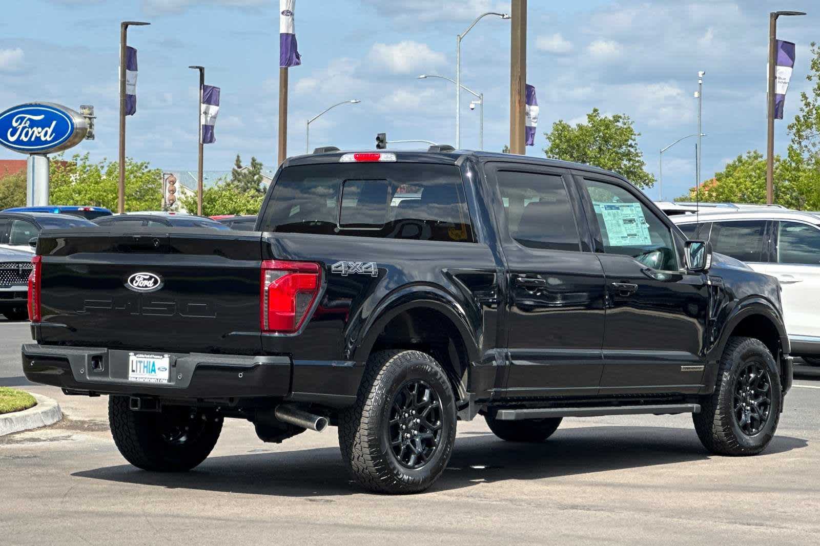 2024 Ford F-150 XLT 4WD SuperCrew 5.5 Box 2