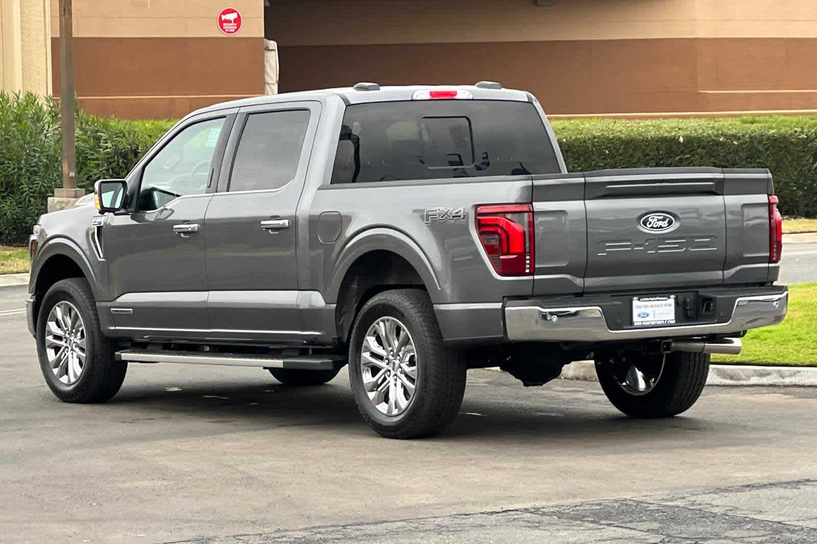 2024 Ford F-150 LARIAT 4WD SuperCrew 5.5 Box 6