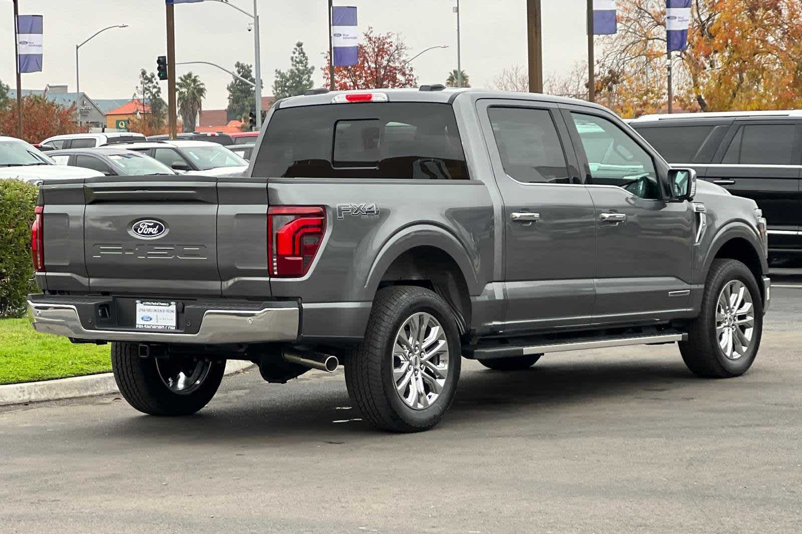 2024 Ford F-150 LARIAT 4WD SuperCrew 5.5 Box 2