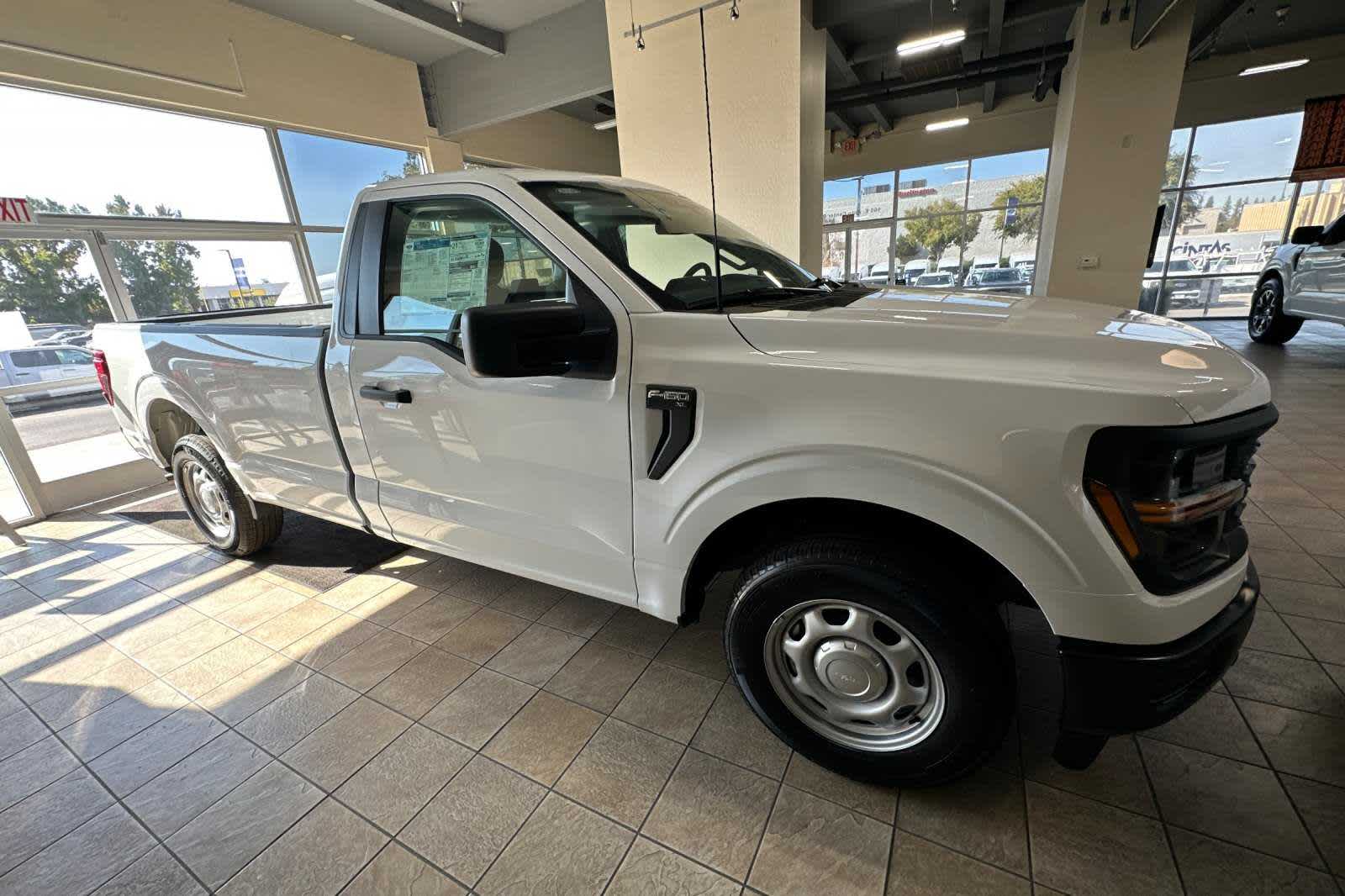 2024 Ford F-150 XL 2WD Reg Cab 8 Box 6