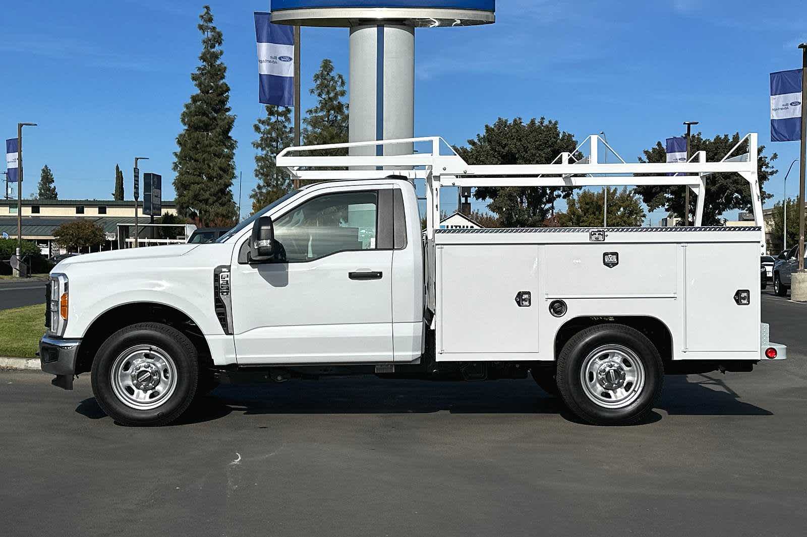 2023 Ford Super Duty F-350 SRW XL 2WD Reg Cab 8 Box 3