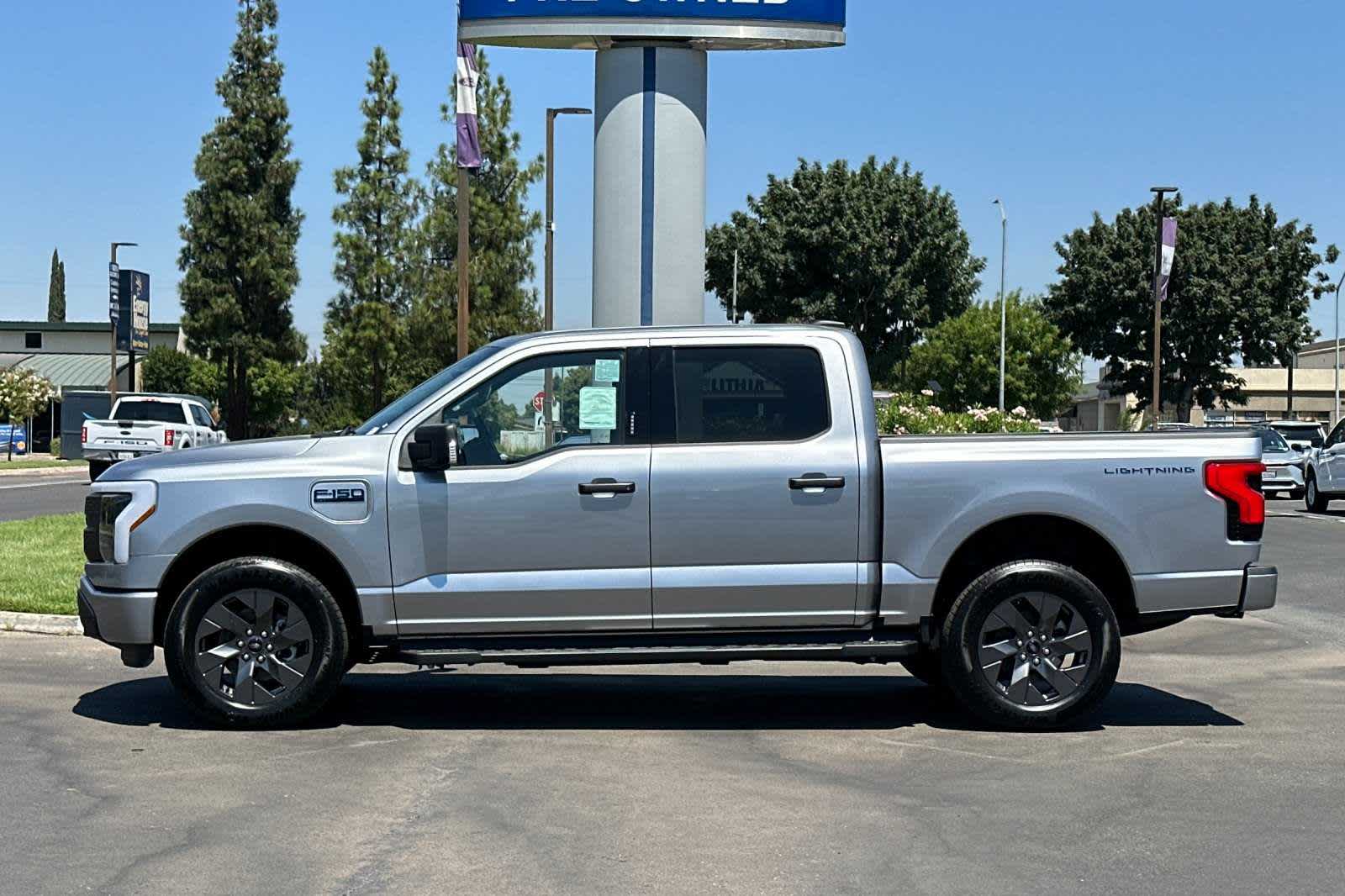 2024 Ford F-150 Lightning XLT 4WD SuperCrew 5.5 Box 5