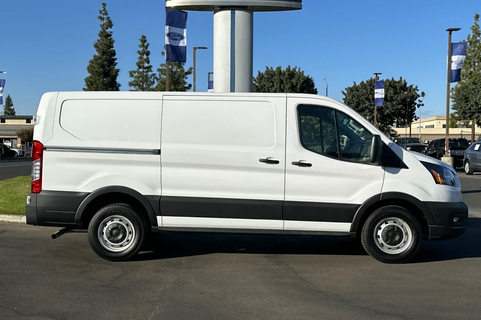 2024 Ford Transit BASE 8